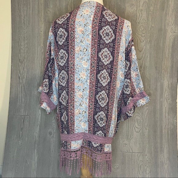 Altar'd State floral kimono with fringe size Large - Picture 2 of 8